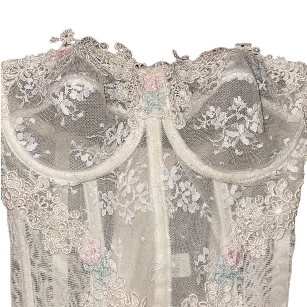Victoria’s Secret Vintage Wedding Bustier Corset - Picture 9 of 10